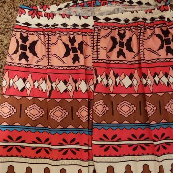 Colorful Graphic Print Leggings - Picture 2 of 3